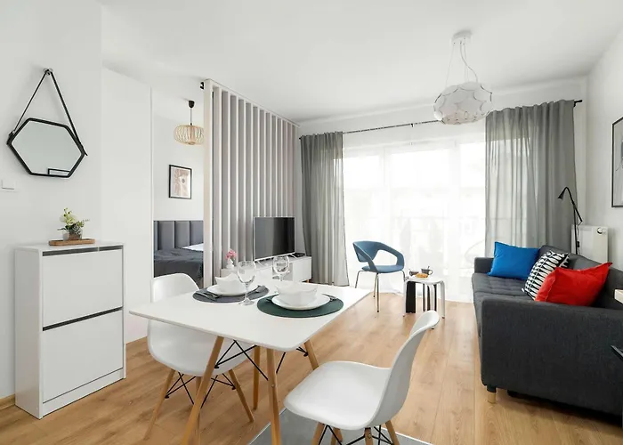 With Parking In Wilda Near Mtp By Renters Poznań